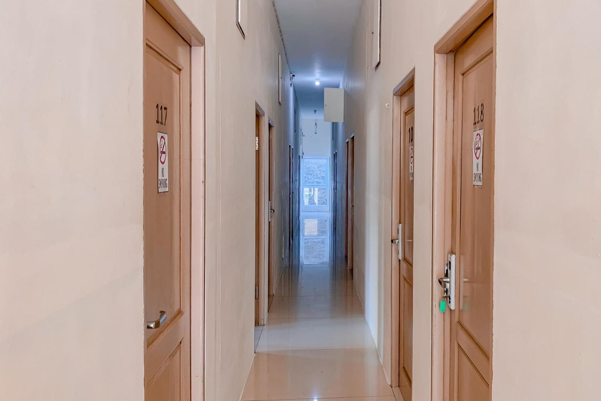 Urbanview Hotel Ava Banjarmasin By Reddoorz Экстерьер фото