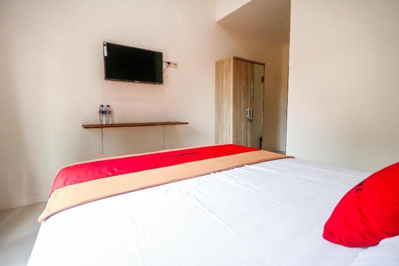 Urbanview Hotel Ava Banjarmasin By Reddoorz Номер фото