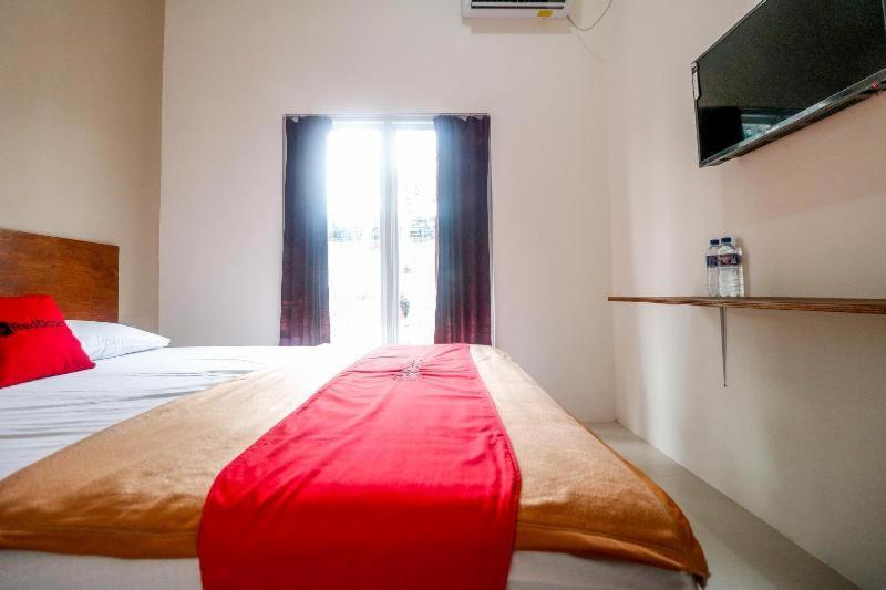 Urbanview Hotel Ava Banjarmasin By Reddoorz Номер фото